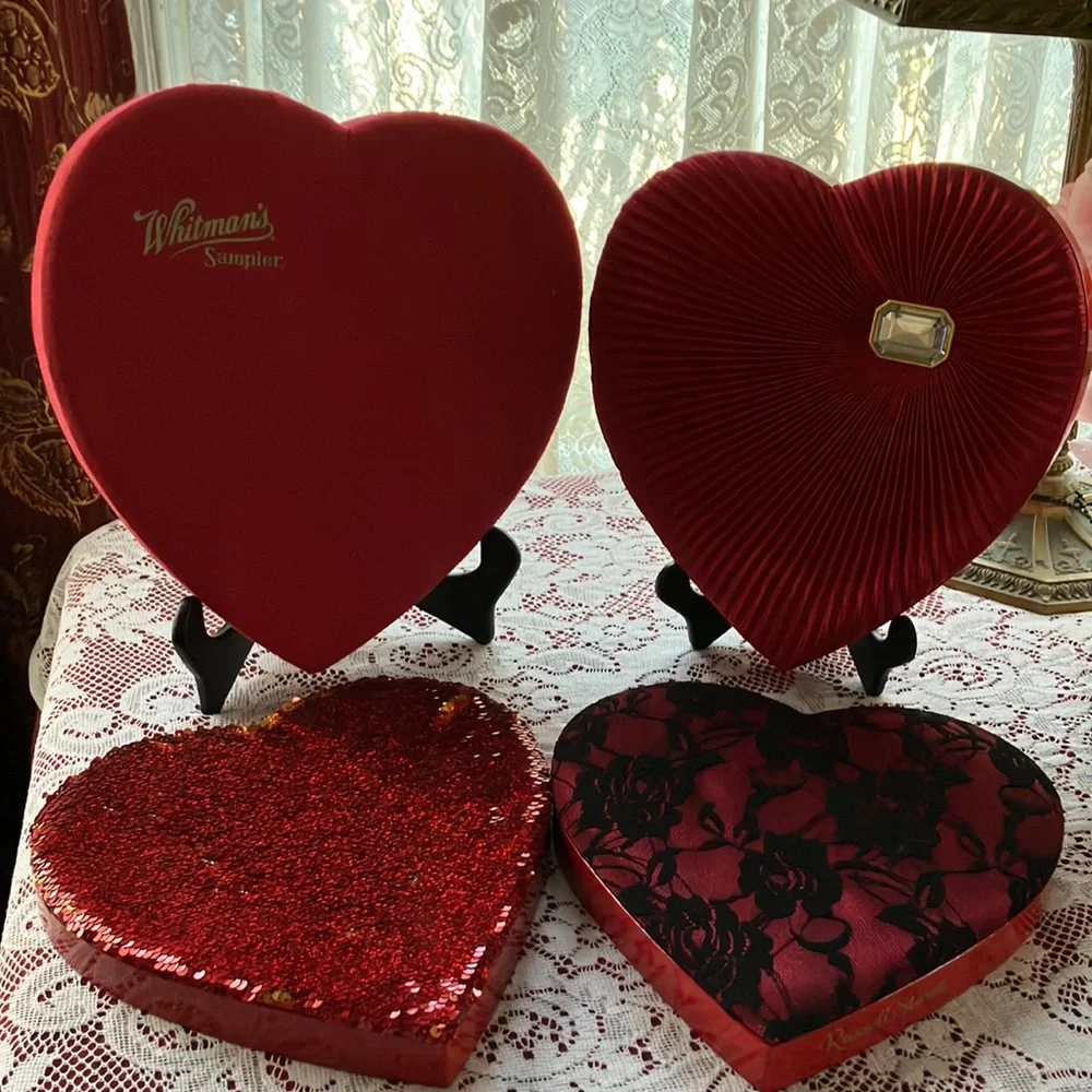 SET of 4 Heart Shaped Valentine Chocolate Boxes - Picture 6 of 7